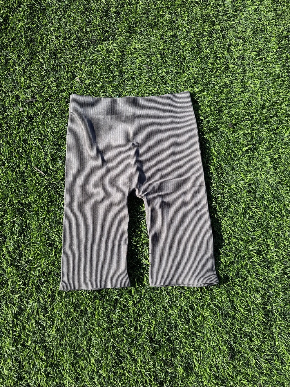Ribbed High-Waist Bike Shorts in Gray